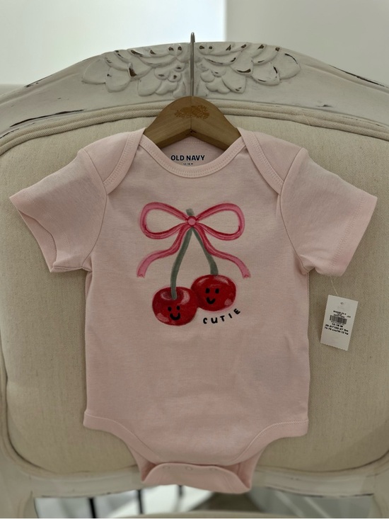 🍒 12~18 Mth Cute Pink Cherry Graphic Cotton Baby One-Piece NWT - Picture 3 of 5